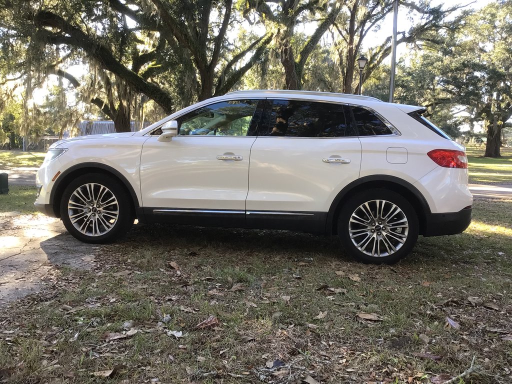 2017 Lincoln MKX Reserve's photo