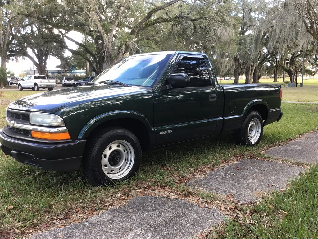 2002 Chevrolet S-10 Base's photo