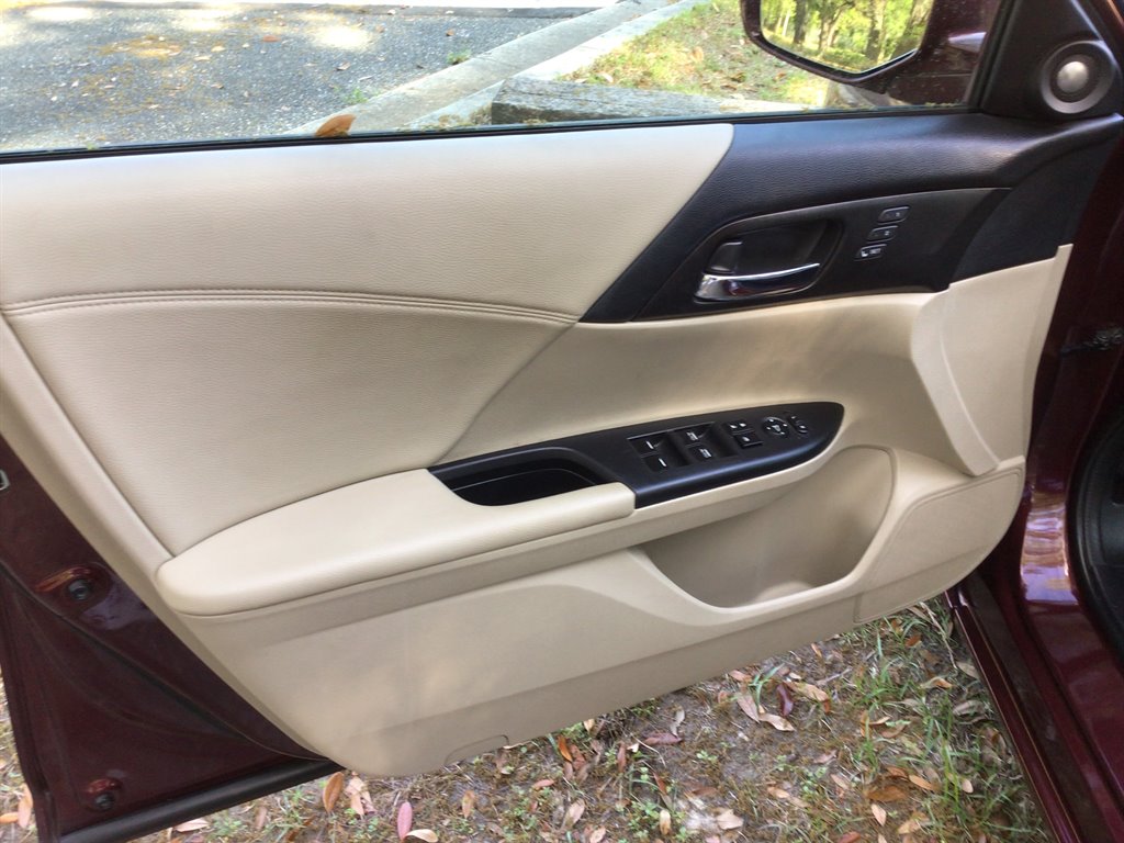2013 Honda Accord EX-L - Photo 8