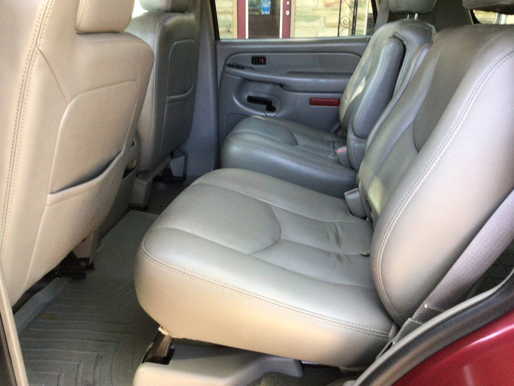 2004 Chevrolet Tahoe LS - Photo 7