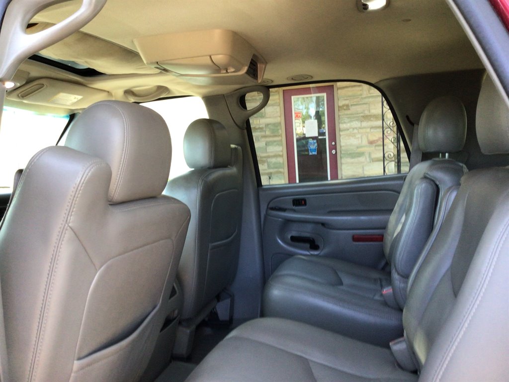 2004 Chevrolet Tahoe LS - Photo 9