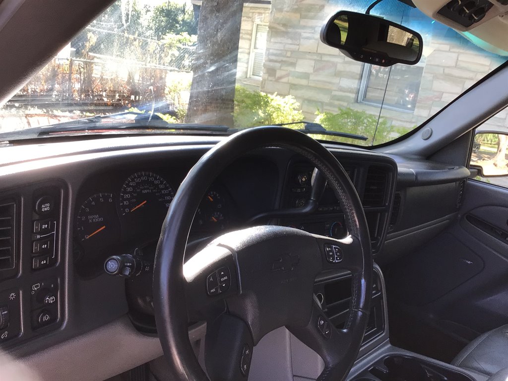 2004 Chevrolet Tahoe LS - Photo 6