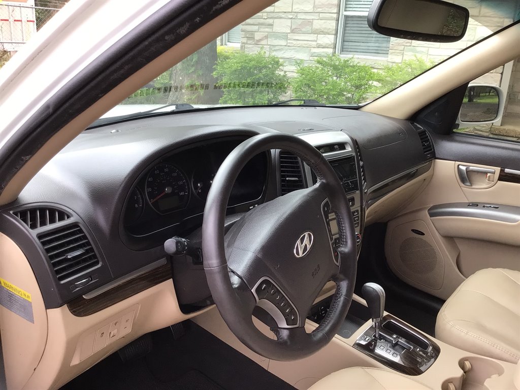 2011 Hyundai Santa Fe Limited - Photo 9