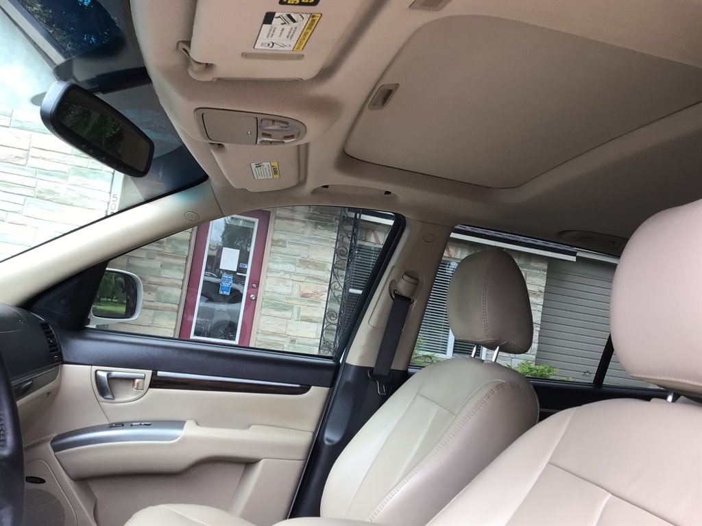 2011 Hyundai Santa Fe Limited - Photo 8